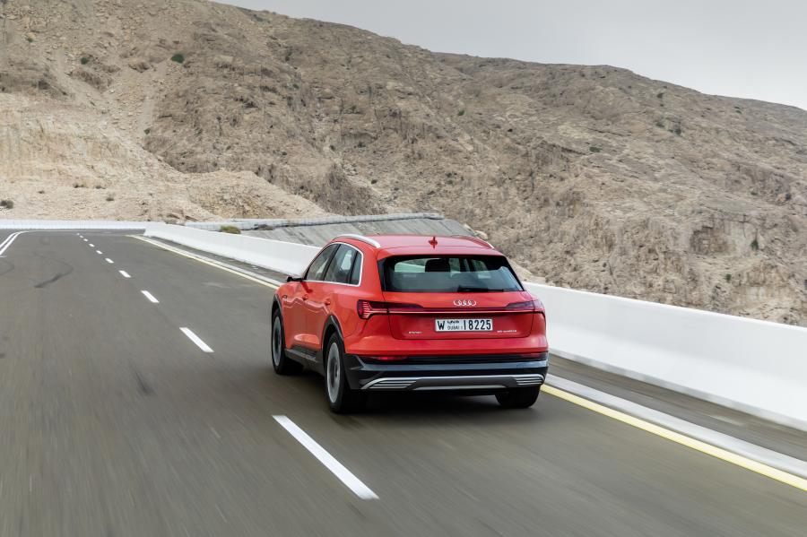  Audi e-tron 55 Quattro 2019 года  (WW) (фото 224 из 452)
